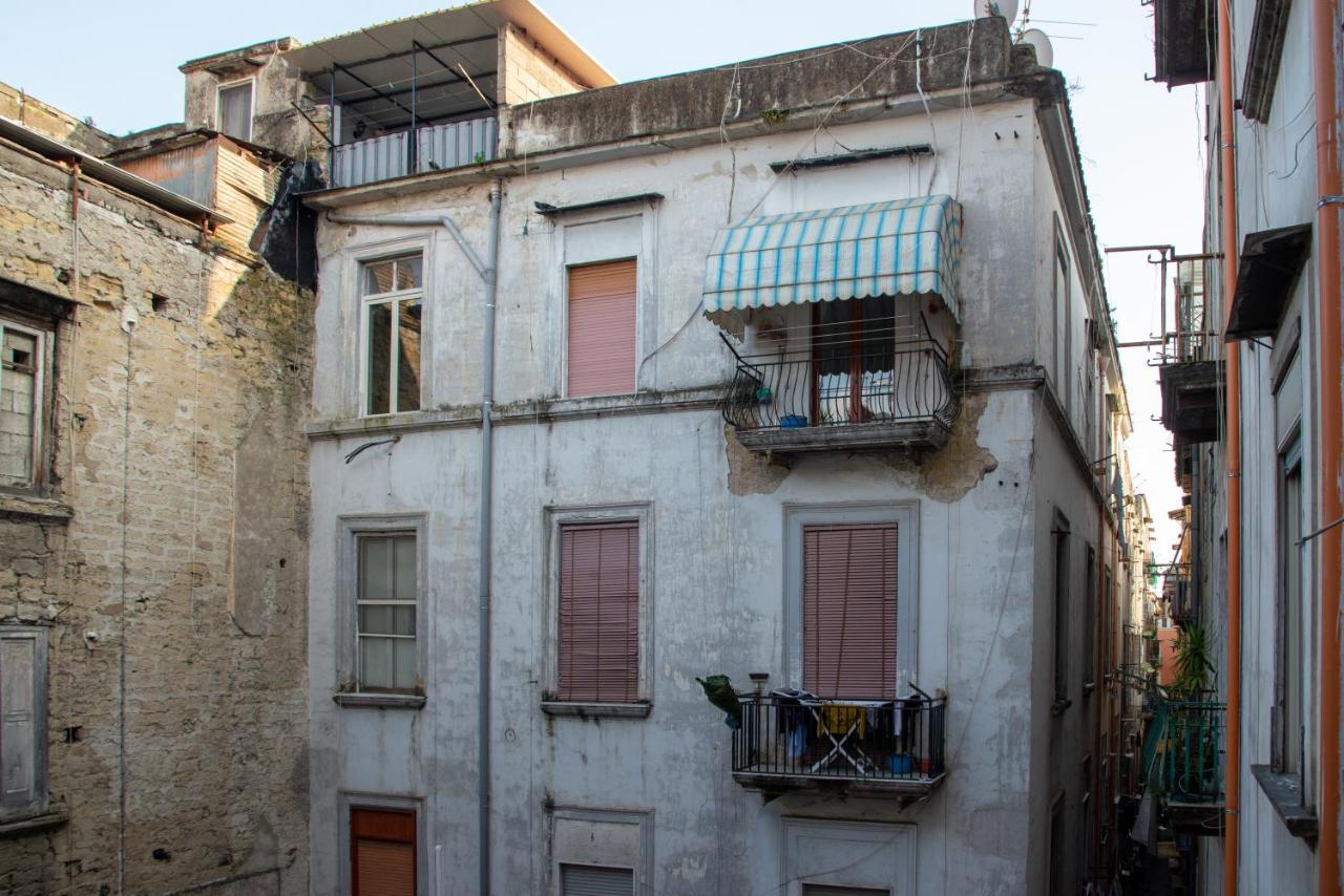 Domus Anticaglia By Domusextra Apartment Napoli Bagian luar foto