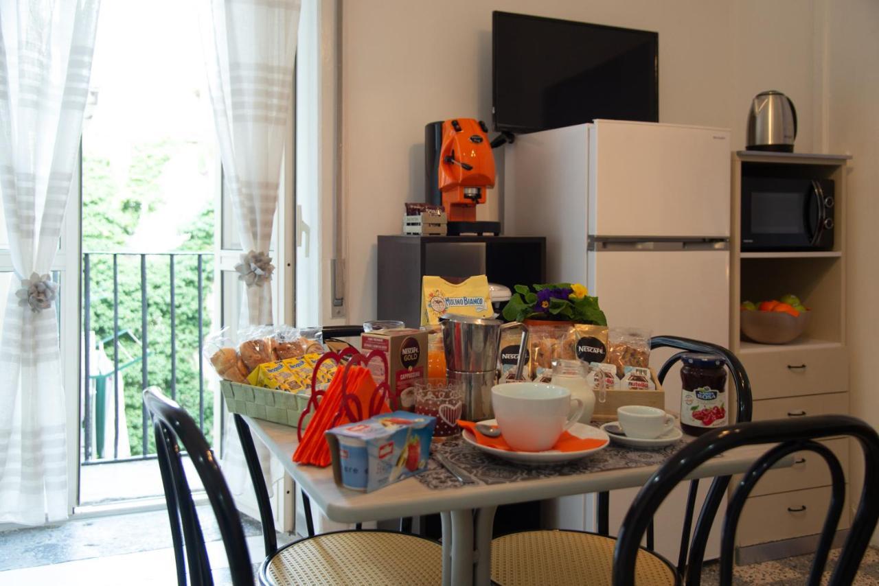 Domus Anticaglia By Domusextra Apartment Napoli Bagian luar foto