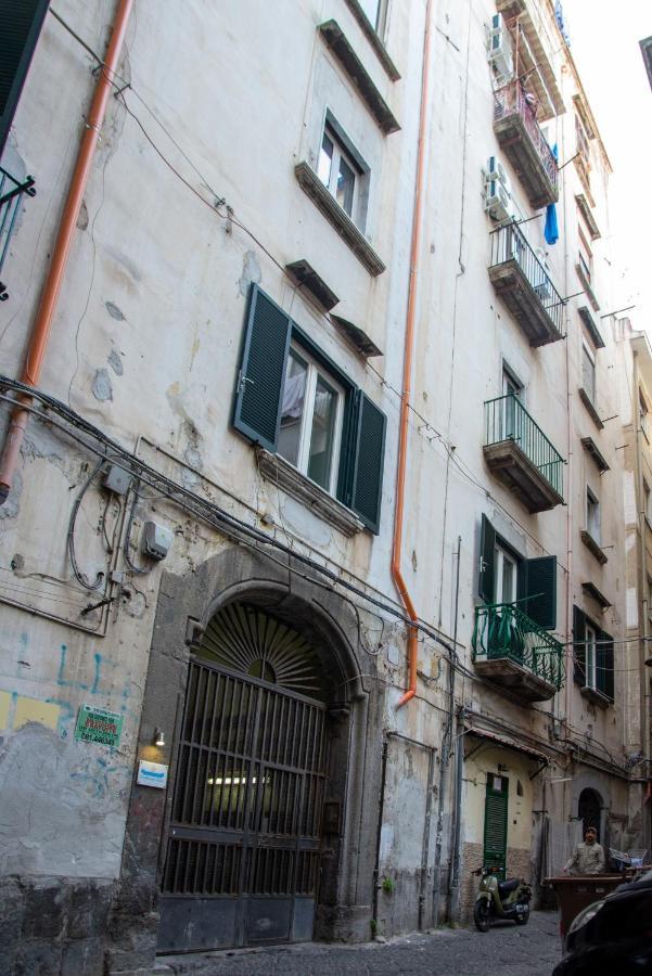Domus Anticaglia By Domusextra Apartment Napoli Bagian luar foto