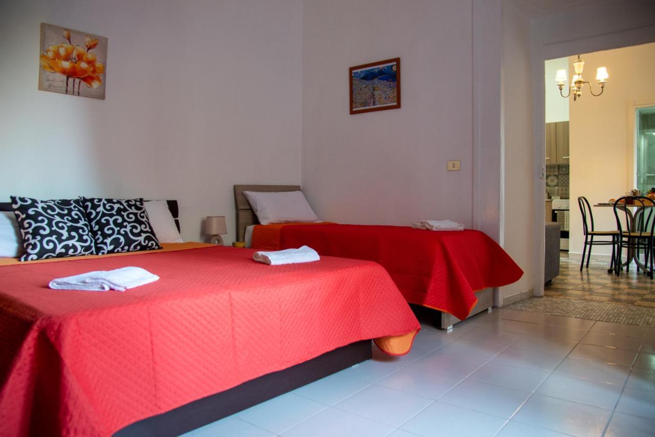 Domus Anticaglia By Domusextra Apartment Napoli Bagian luar foto