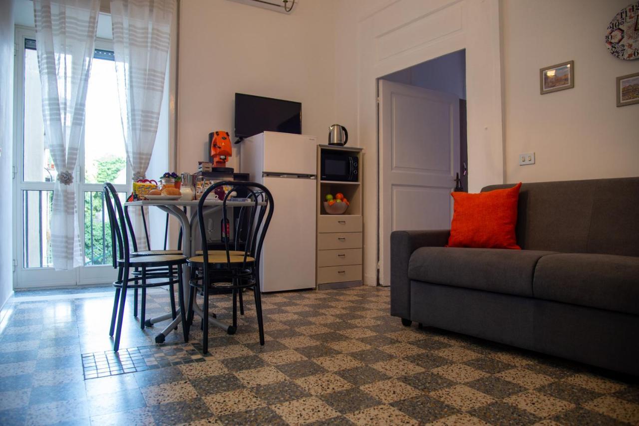 Domus Anticaglia By Domusextra Apartment Napoli Bagian luar foto