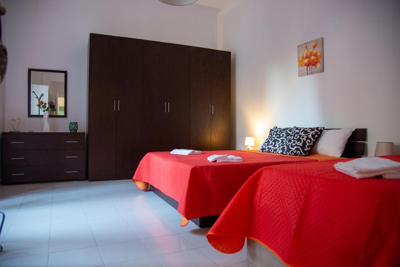 Domus Anticaglia By Domusextra Apartment Napoli Bagian luar foto