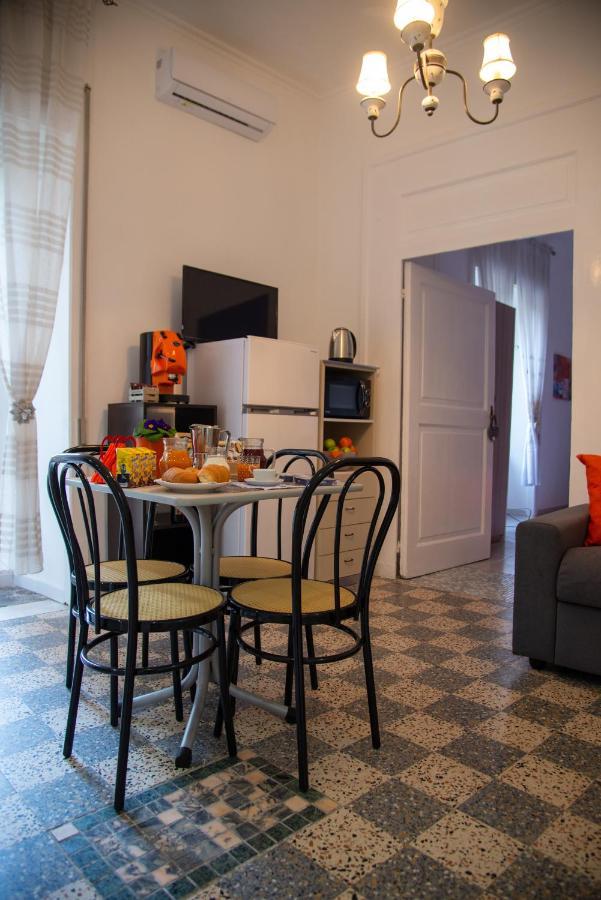 Domus Anticaglia By Domusextra Apartment Napoli Bagian luar foto