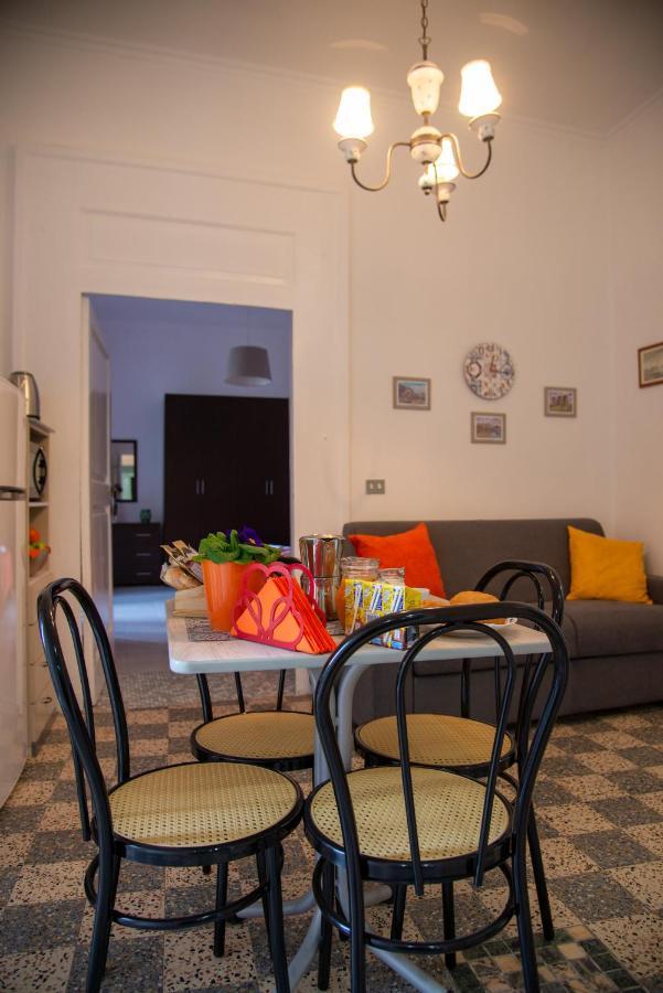 Domus Anticaglia By Domusextra Apartment Napoli Bagian luar foto